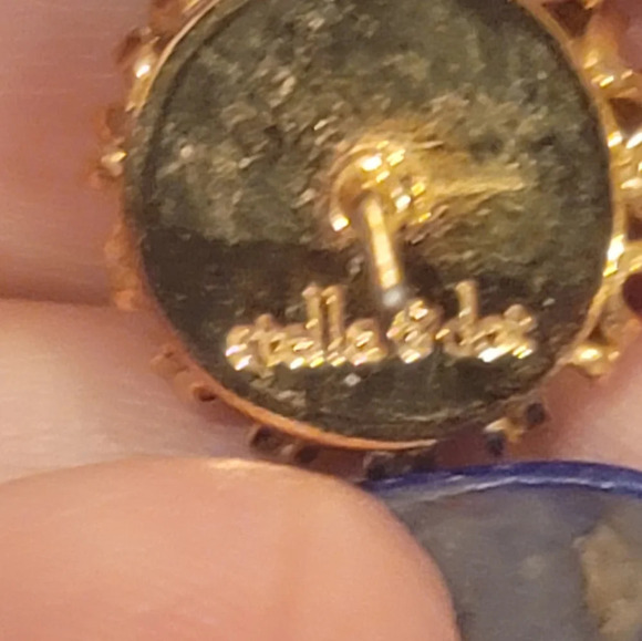 STELLA AND Dot gold back circle dot pierced earrings - Picture 3 of 3